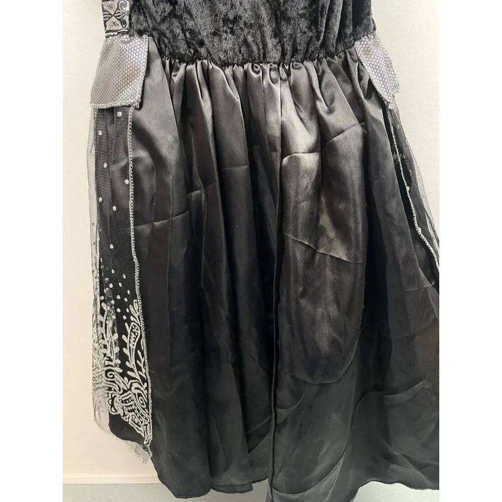 Girls' Gothic Queen Halloween Costume Dress Size Medium 10-12 Years